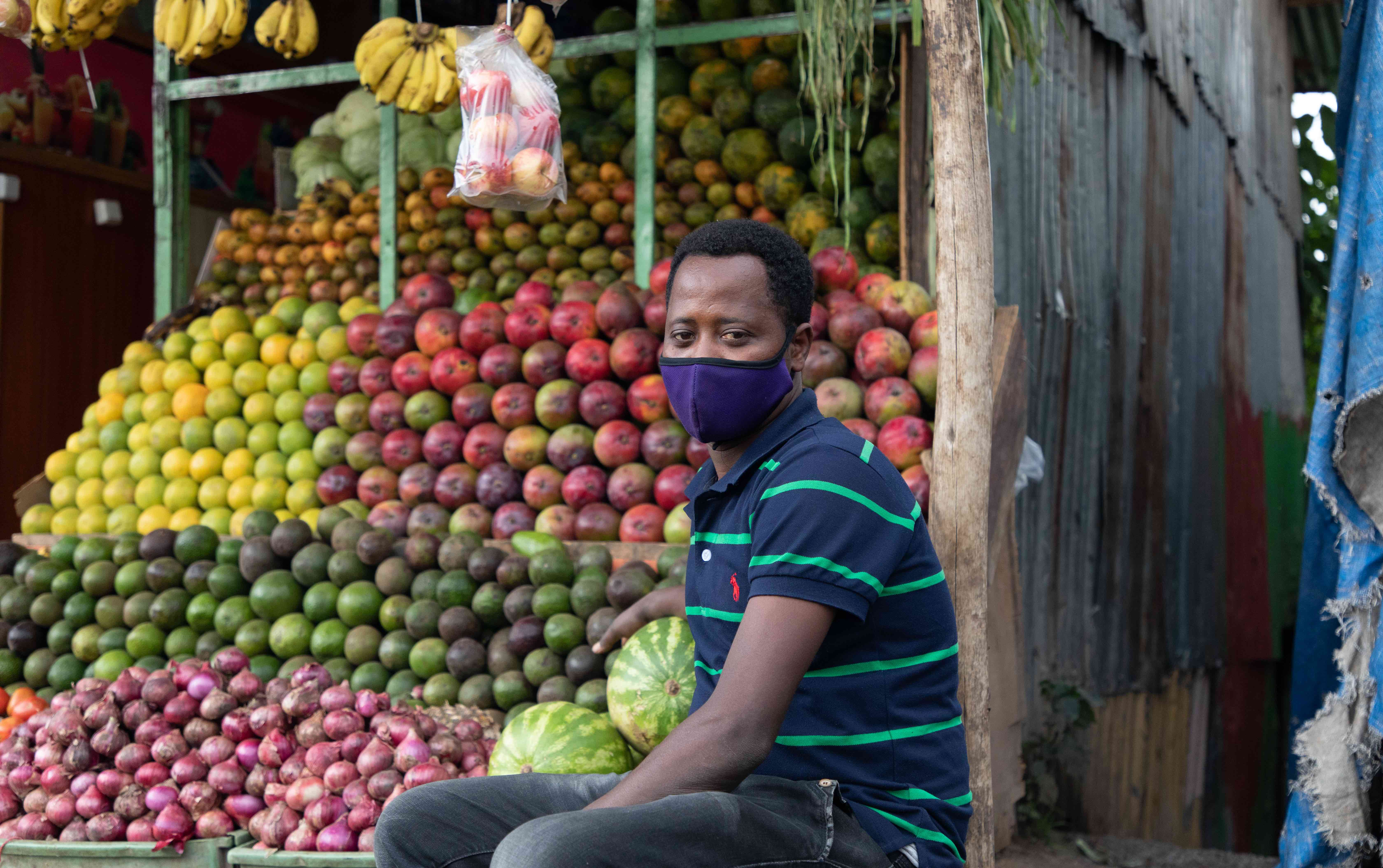 addis_fruit_vendor