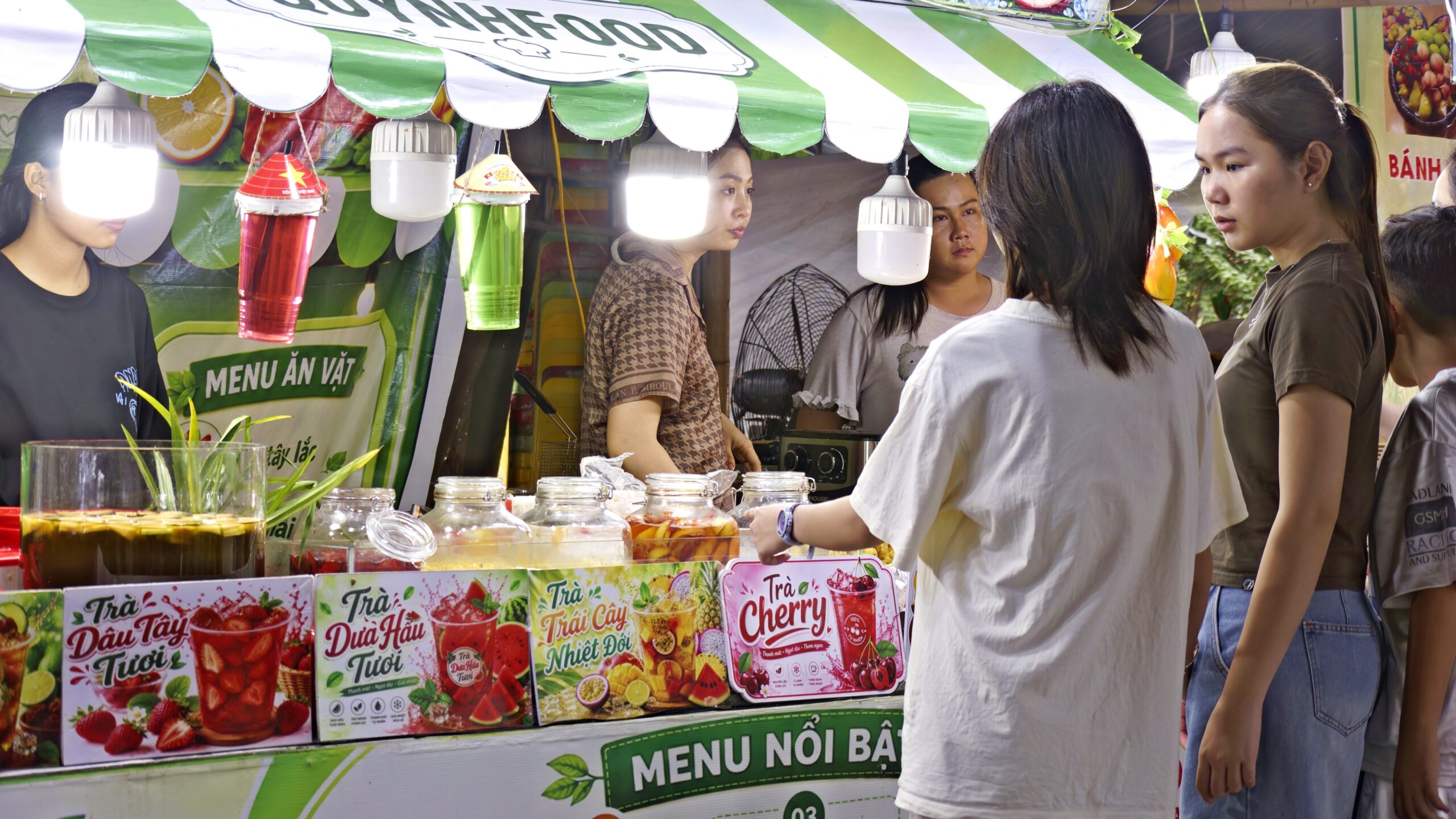 Food on the go: How food environments shape adolescent diets in Viet Nam